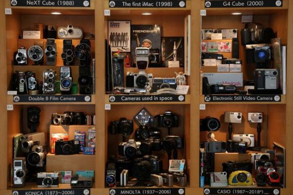 Review Lengkap Temuan Unik di Tokyo: Banyak Warga Masih Pakai iPhone Lawas