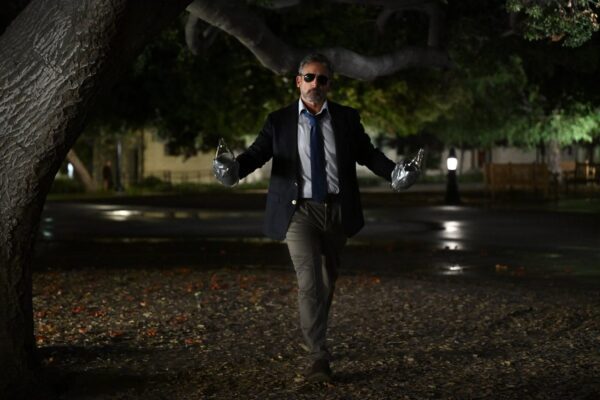 Rooster HBO Review: Komedi Terbaru Steve Carrell yang Wajib Tonton!